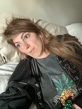 Snapshot of CelestialRuby chatting on October 25, 1:56 pm CelestialRuby online show from October 25, 1:56 pm