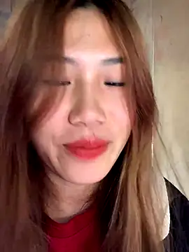 Snapshot of Fragrance-2222 chatting on December 15, 1:55 am Fragrance-2222 online show from December 15, 1:55 am