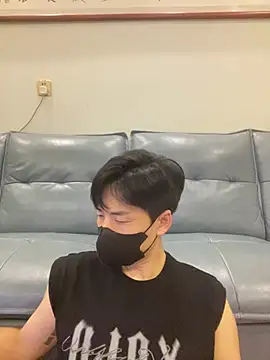 Snapshot of kimze7 chatting on June 25, 2:11 pm kimze7 online show from June 25, 2:11 pm