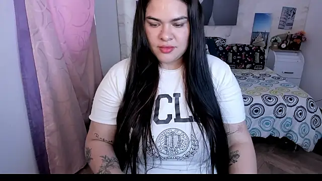 NinaFuentes2X online show from March 24, 8:09 pm