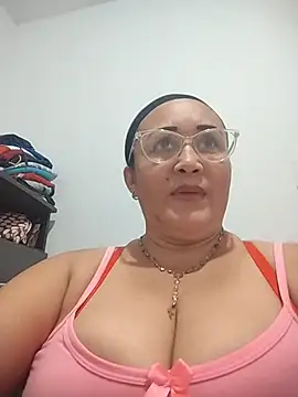 Snapshot of Nini_Love_ chatting on February 1, 5:44 pm Nini Love online show from February 1, 5:44 pm