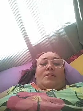 Snapshot of Nini_Love_ chatting on February 14, 2:39 pm Nini Love online show from February 14, 2:39 pm