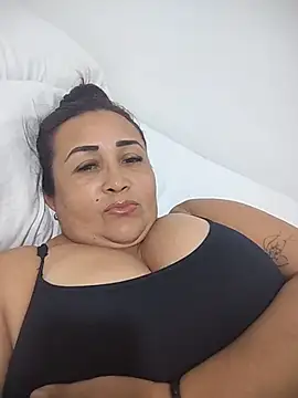 Nini Love  online show from May 10, 4:05 am