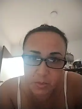 Snapshot of Nini_Love_ chatting on July 13, 1:32 pm Nini Love online show from July 13, 1:32 pm