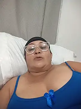 Snapshot of Nini_Love_ chatting on February 9, 4:32 am Nini Love online show from February 9, 4:32 am