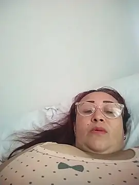 Snapshot of Nini_Love_ chatting on February 22, 7:59 pm Nini Love online show from February 22, 7:59 pm