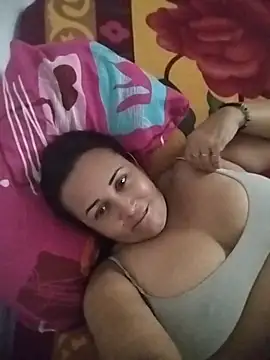 Nini Love  online show from May 18, 4:01 am