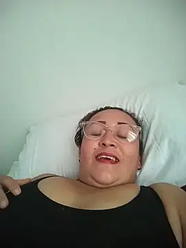 Snapshot of Nini_Love_ chatting on February 4, 8:04 pm Nini Love online show from February 4, 8:04 pm