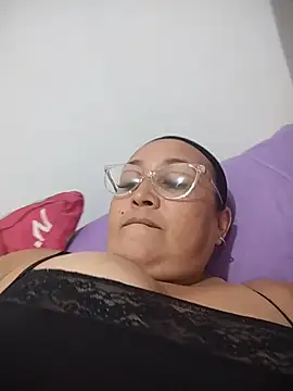 Snapshot of Nini_Love_ chatting on February 11, 11:26 pm Nini Love online show from February 11, 11:26 pm