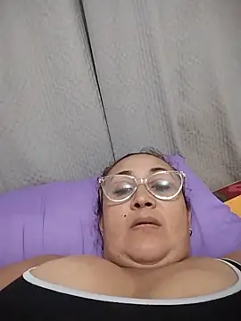 Snapshot of Nini_Love_ chatting on February 18, 2:20 am Nini Love online show from February 18, 2:20 am