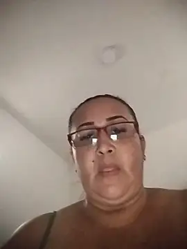 Nini Love  online show from March 29, 8:21 pm