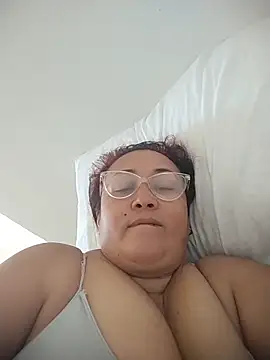 Snapshot of Nini_Love_ chatting on February 24, 1:56 pm Nini Love online show from February 24, 1:56 pm