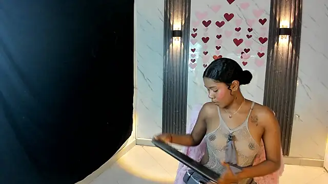 CaramelDesire online show from February 26, 12:10 am