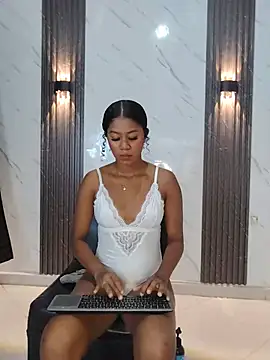CaramelDesire online show from June 5, 11:43 pm
