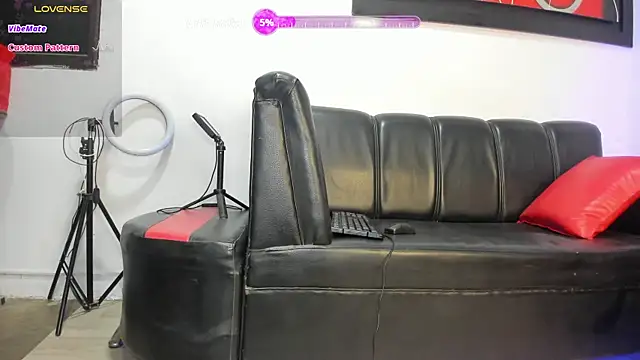 CaramelDesire online show from January 15, 1:53 am