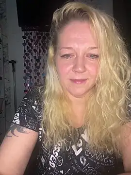 JenniferCarmen online show from February 18, 6:26 pm