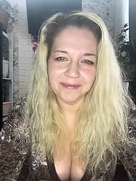 JenniferCarmen online show from March 8, 3:32 am