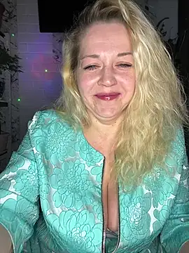 JenniferCarmen online show from April 10, 11:34 pm