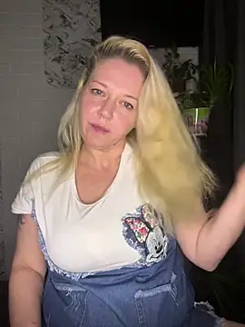 JenniferCarmen online show from January 31, 9:46 pm