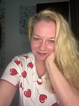 JenniferCarmen online show from February 7, 12:07 am