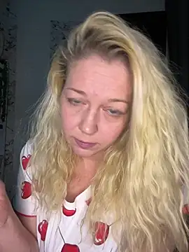 JenniferCarmen online show from February 7, 5:32 pm