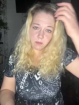 JenniferCarmen online show from April 7, 1:46 pm