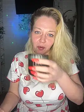 JenniferCarmen online show from April 15, 7:18 pm