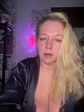 JenniferCarmen online show from February 9, 4:27 pm