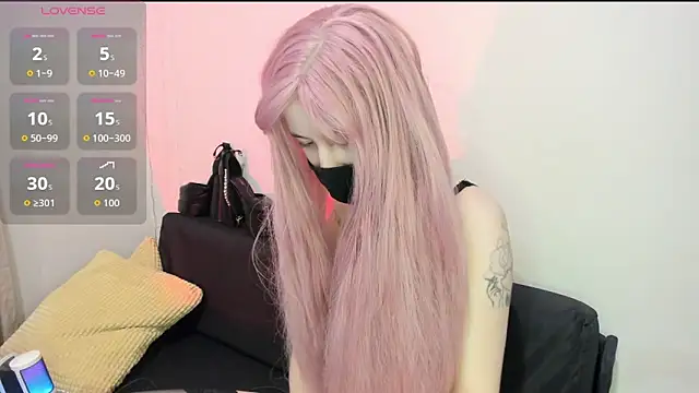 DELAYLALEAA online show from January 18, 3:37 pm