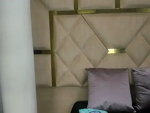 IssysLeBlanc online show from January 13, 2:59 am