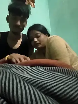 couplegk71 online show from January 16, 4:38 am