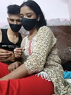 Snapshot of couplegk71 chatting on February 19, 3:42 pm couplegk71 online show from February 19, 3:42 pm