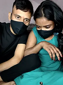 Snapshot of couplegk71 chatting on February 5, 10:38 pm couplegk71 online show from February 5, 10:38 pm