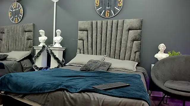 kevin  warhol online show from December 17, 4:17 am