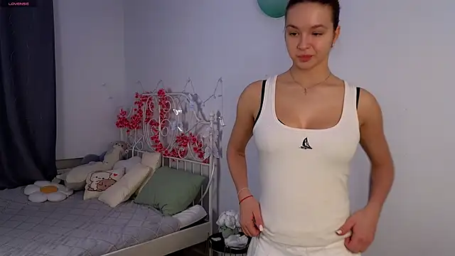 springloveee online show from February 16, 6:50 pm