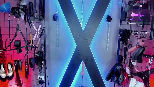 Snapshot of MissScarlet_Ela_bdsm chatting on February 13, 3:17 am MissScarlet Ela bdsm online show from February 13, 3:17 am