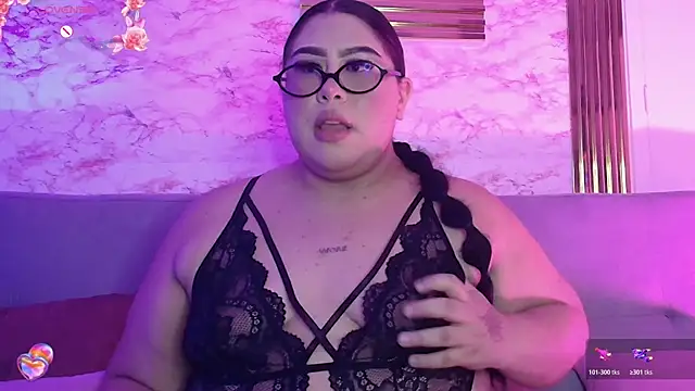 Mia Carters online show from May 16, 1:15 am