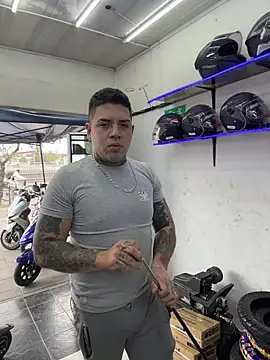 Snapshot of Marlokeo69 chatting on December 15, 5:41 pm Marlokeo69 online show from December 15, 5:41 pm