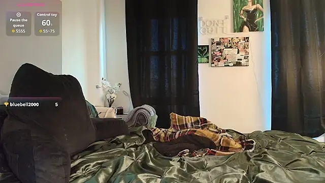 MilaSeren online show from March 27, 1:14 am