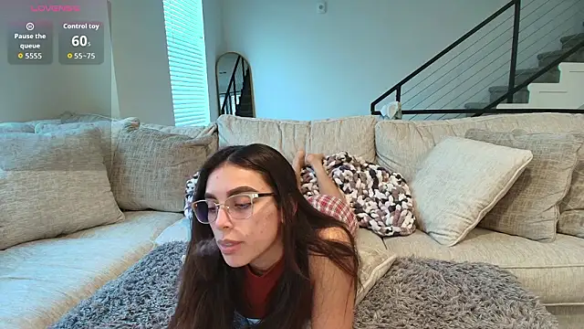 MilaSeren online show from March 14, 1:11 am