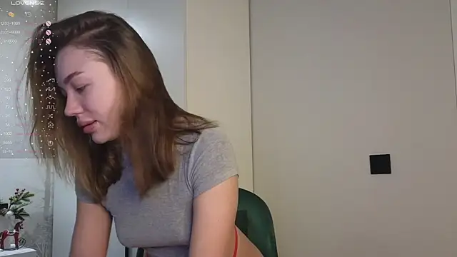 PrincessDafney online show from December 15, 4:51 am