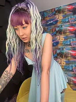 Snapshot of Tattoo__Moon chatting on June 6, 1:22 am Tattoo Moon online show from June 6, 1:22 am