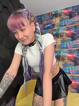 Snapshot of Tattoo__Moon chatting on May 18, 12:55 am Tattoo Moon online show from May 18, 12:55 am