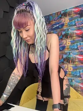Snapshot of Tattoo__Moon chatting on May 22, 12:19 am Tattoo Moon online show from May 22, 12:19 am