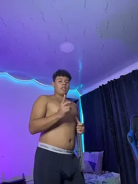 Snapshot of michael_iron chatting on December 15, 12:16 am michael iron online show from December 15, 12:16 am