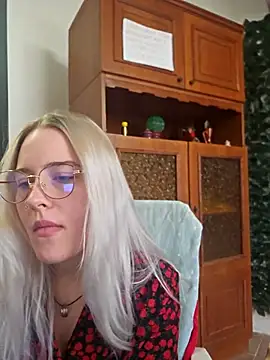 ChristinaWheeled11 online show from March 4, 10:34 am