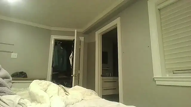 Snapshot of BeefyNcloudy chatting on December 18, 10:35 pm BeefyNcloudy online show from December 18, 10:35 pm