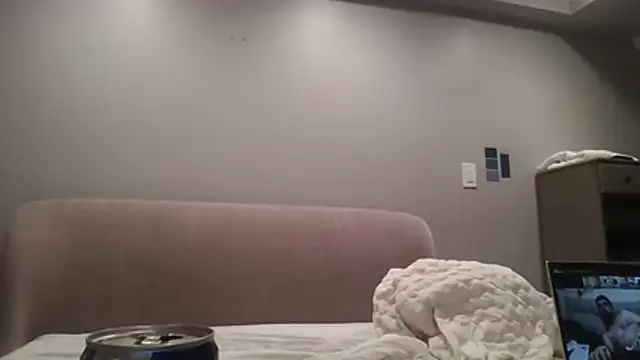 Snapshot of BeefyNcloudy chatting on December 16, 4:17 am BeefyNcloudy online show from December 16, 4:17 am