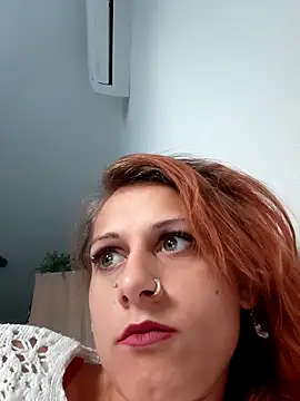 Snapshot of Bellaa25 chatting on April 28, 4:22 pm Bellaa25 online show from April 28, 4:22 pm