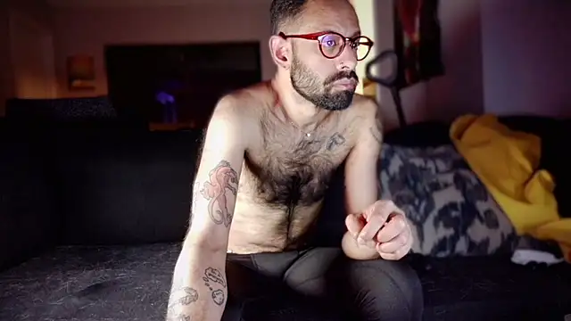 LilBrownPKB online show from January 9, 8:10 am